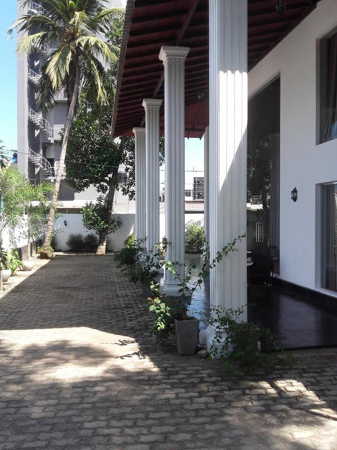 The Kingston Hotel Kiribathgoda Exterior foto