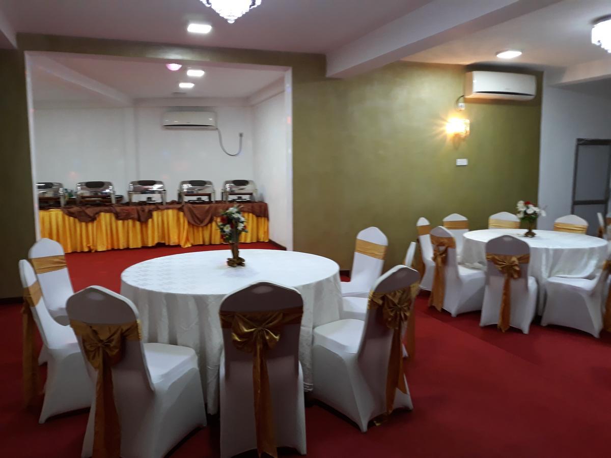 The Kingston Hotel Kiribathgoda Exterior foto